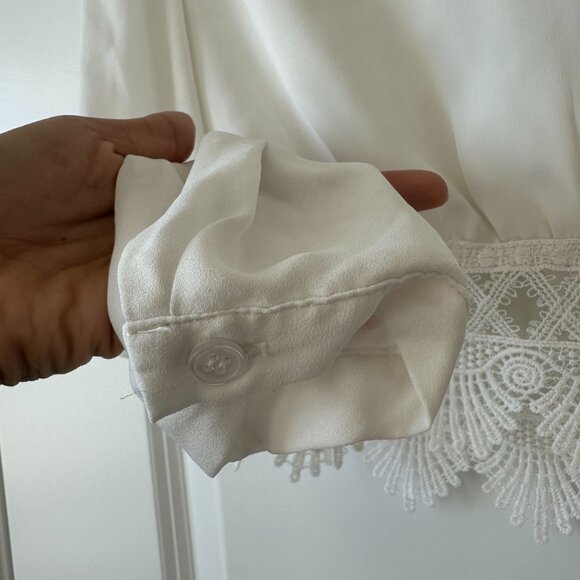 Wyldr XS White Lace Hem Long Sleeve Crop Top With V-Neck & Button Cuffs - Picture 5 of 8